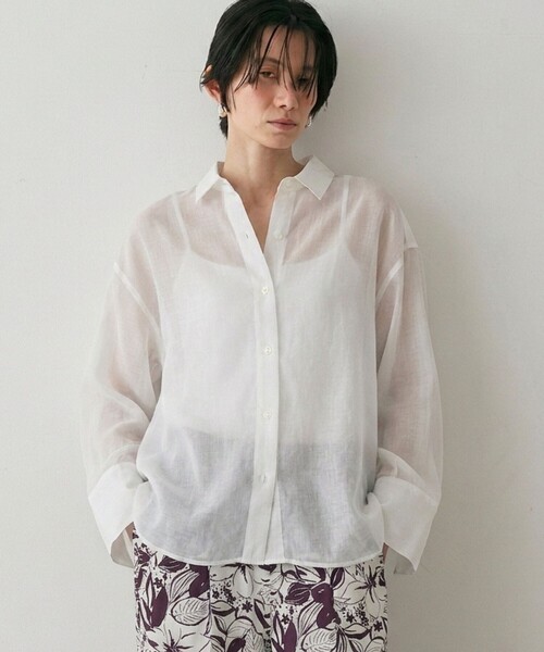 qualite(カリテ)の「リネン混レギュラーシャツ 春服 夏服 オフィスカジュアル(シャツ/ブラウス・レディース・モカ/ラベンダー/オフホワイト・フリー)」の2枚目の写真