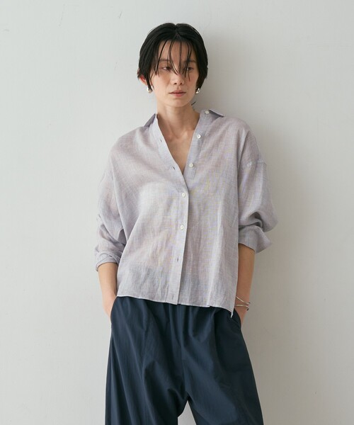 qualite(カリテ)の「リネン混レギュラーシャツ 春服 夏服 オフィスカジュアル(シャツ/ブラウス・レディース・モカ/ラベンダー/オフホワイト・フリー)」の15枚目の写真