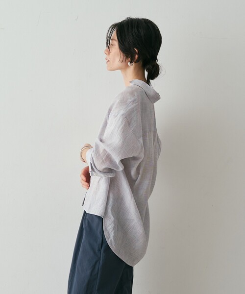 qualite(カリテ)の「リネン混レギュラーシャツ 春服 夏服 オフィスカジュアル(シャツ/ブラウス・レディース・モカ/ラベンダー/オフホワイト・フリー)」の20枚目の写真