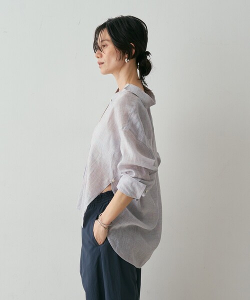 qualite(カリテ)の「リネン混レギュラーシャツ 春服 夏服 オフィスカジュアル(シャツ/ブラウス・レディース・モカ/ラベンダー/オフホワイト・フリー)」の4枚目の写真