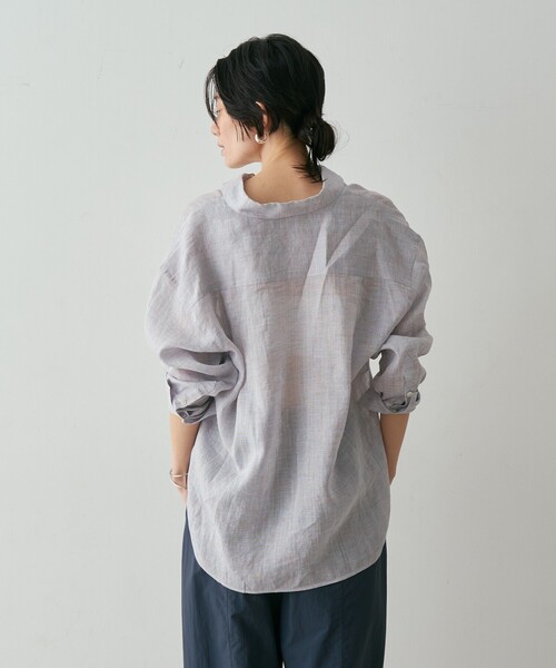 qualite(カリテ)の「リネン混レギュラーシャツ 春服 夏服 オフィスカジュアル(シャツ/ブラウス・レディース・モカ/ラベンダー/オフホワイト・フリー)」の5枚目の写真