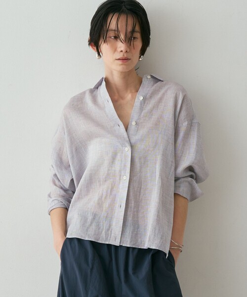 qualite(カリテ)の「リネン混レギュラーシャツ 春服 夏服 オフィスカジュアル(シャツ/ブラウス・レディース・モカ/ラベンダー/オフホワイト・フリー)」の6枚目の写真