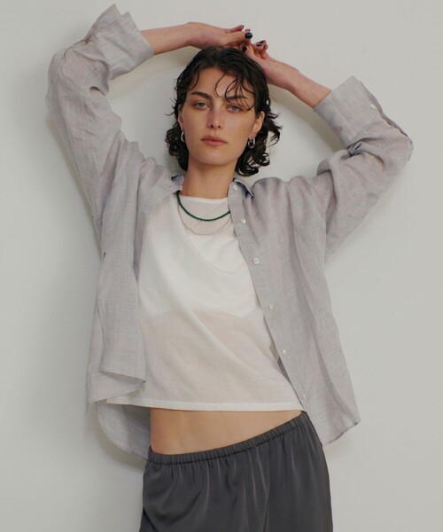 qualite(カリテ)の「リネン混レギュラーシャツ 春服 夏服 オフィスカジュアル(シャツ/ブラウス・レディース・モカ/ラベンダー/オフホワイト・フリー)」の7枚目の写真