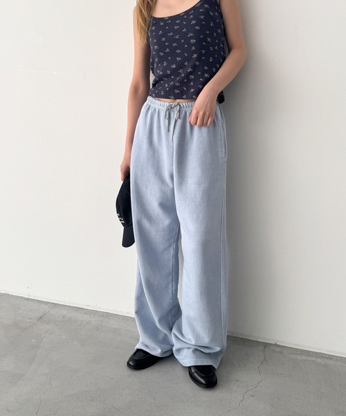 CANAL JEAN(キャナルジーン)の「Lakey Park ピグメントスウェットパンツ(スウェットパンツ・レディース・サックスブルー/ベージュ・ONE SIZE)」の2枚目の写真