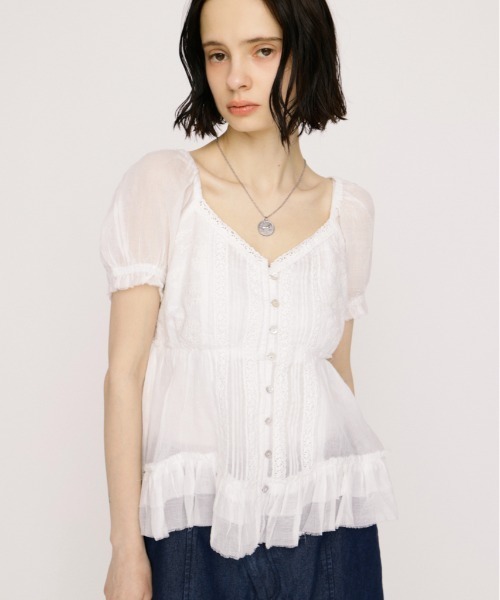 SLY(スライ)の「BABY DOLL COTTON BL ベビードールコットンブラウス 春服 夏服 シアー(シャツ/ブラウス・レディース・オフホワイト/ライトイエロー/ブラック・FREE)」の2枚目の写真