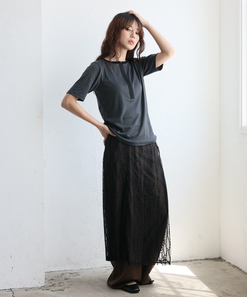 VitaFelice(ヴィータフェリーチェ)の「フロントホックリブ半袖トップス(Tシャツ/カットソー・レディース・チャコール/オフホワイト/ブラック×ホワイト・FREE)」の8枚目の写真