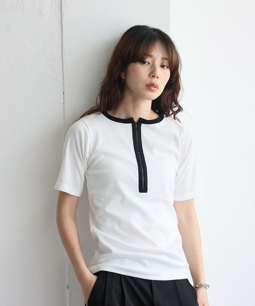 VitaFelice(ヴィータフェリーチェ)の「フロントホックリブ半袖トップス(Tシャツ/カットソー・レディース・チャコール/オフホワイト/ブラック×ホワイト・FREE)」の19枚目の写真