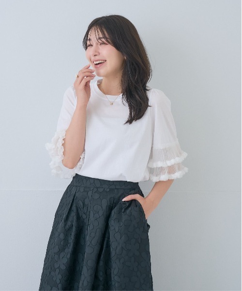 Neige(ネージュ)の「フラワーペタルシアースリーブトップス(Tシャツ/カットソー・レディース・ホワイト/ブラック・ONE SIZE)」の14枚目の写真
