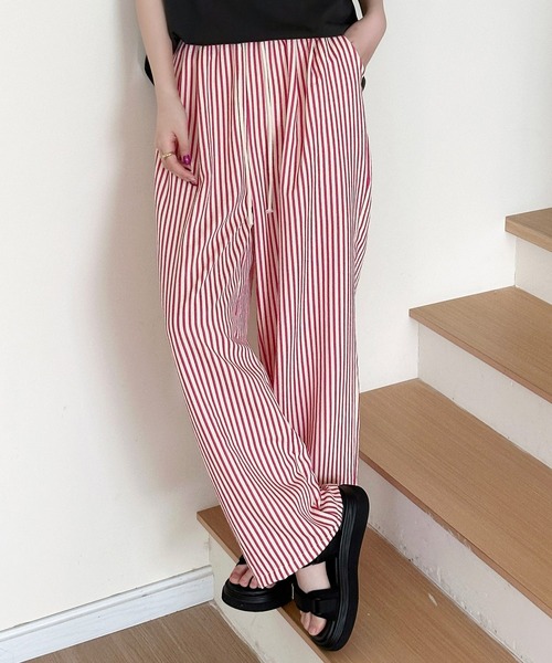 DAY CLOSET(デイ クローゼット)の「【ぽこぽこリップル加工/ゴム&紐調節可】ストライプ柄 シャーリング ハイウエスト ルームロングパンツ レディース(ルームウェア/パジャマ・レディース・ピンク系その他/ブラック/ブラウン・L/S/M/XL)」の3枚目の写真