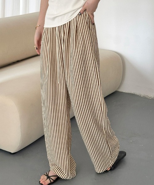 DAY CLOSET(デイ クローゼット)の「【ぽこぽこリップル加工/ゴム&紐調節可】ストライプ柄 シャーリング ハイウエスト ルームロングパンツ レディース(ルームウェア/パジャマ・レディース・ピンク系その他/ブラック/ブラウン・L/S/M/XL)」の2枚目の写真