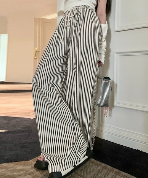 DAY CLOSET(デイ クローゼット)の「【ぽこぽこリップル加工/ゴム&紐調節可】ストライプ柄 シャーリング ハイウエスト ルームロングパンツ レディース(ルームウェア/パジャマ・レディース・ピンク系その他/ブラック/ブラウン・L/S/M/XL)」の1枚目の写真