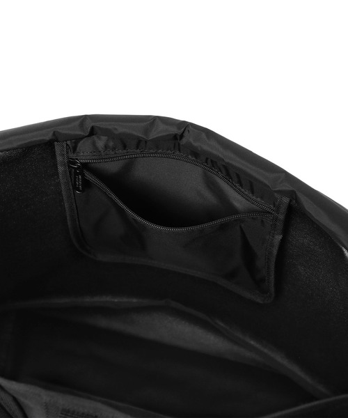 Manhattan Portage（マンハッタンポーテージ）の「VINTAGE MESSENGER BAG (LG) FLAP ZIPPER POCKET FOURTHIRTY（メッセンジャーバッグ・メンズ・ブラック・LARGE）」の7枚目の写真