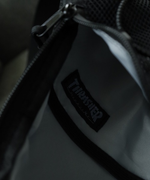 THRASHER（スラッシャー）の「THRASHER ボトルホルダー付き ボディバッグ ウエストバッグ BAG 男女兼用（ボディバッグ/ウエストポーチ・メンズ・ブラック・FREE）」の8枚目の写真
