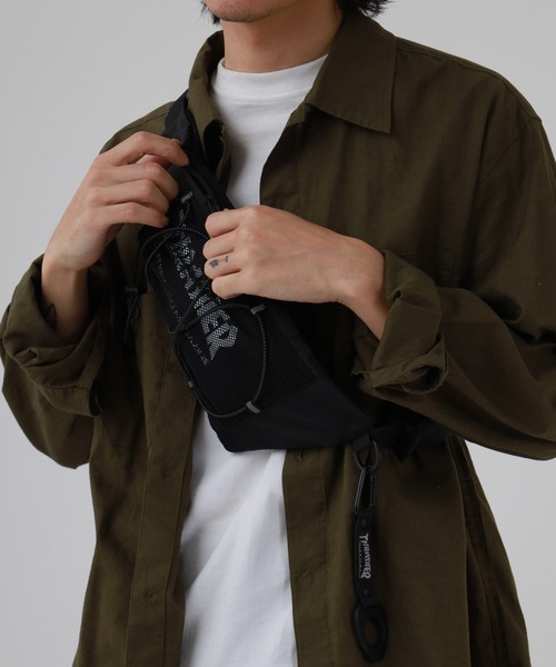 THRASHER（スラッシャー）の「THRASHER ボトルホルダー付き ボディバッグ ウエストバッグ BAG 男女兼用（ボディバッグ/ウエストポーチ・メンズ・ブラック・FREE）」の10枚目の写真