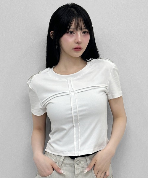 FOLLOWIN(フォロウィン)の「3COLOR/ショルダージップデザイントップス(Tシャツ/カットソー・レディース・グレー/ホワイト/ブラック・FREE)」の16枚目の写真