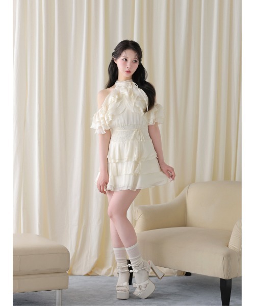 M me eme(エムミーエメ)の「Lame chiffon mellow halter mini onepiece(eme10856)(ワンピース・レディース・ブルー/アイボリー・FREE)」の5枚目の写真