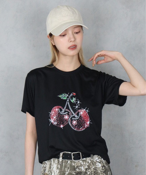 BARELY BLUE(ベアリーブルー)の「【 BARELY BLUE / ベアリーブルー 】 チェリー ビジュー グラフィック 半袖 Tシャツ(Tシャツ/カットソー・レディース・ブラック・L/M/S)」の4枚目の写真