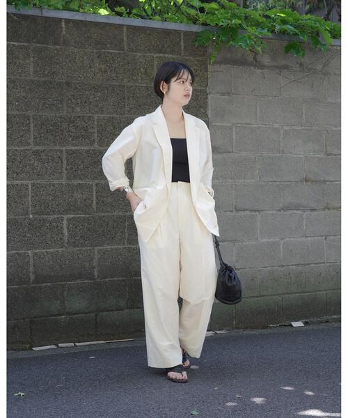 YLEVE（イレーヴ）の「YLEVE / SILK COTTON CLOTH BIO SUEDE TROUSERS（その他パンツ・レディース・ホワイト/ネイビー・1/2/0）」の10枚目の写真