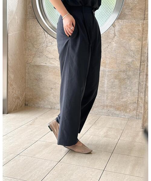 YLEVE（イレーヴ）の「YLEVE / SILK COTTON CLOTH BIO SUEDE TROUSERS（その他パンツ・レディース・ホワイト/ネイビー・1/2/0）」の12枚目の写真