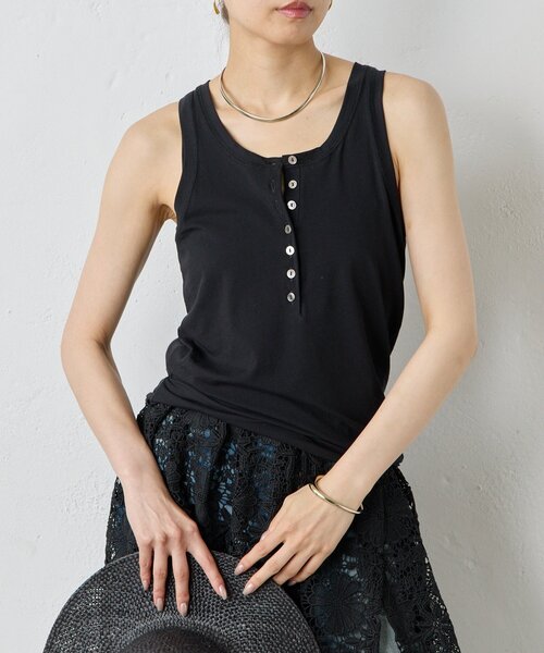 GALLARDAGALANTE（ガリャルダガランテ）の「【La nature linge】キュプラハイツイストヘンリータンク（タンクトップ・レディース・オフホワイト/モカ/ブラック・FREE）」の2枚目の写真
