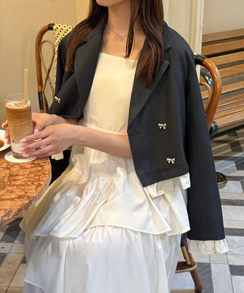 junoah(ジュノア)の「フリルレイヤードショートジャケット(テーラードジャケット・レディース・ブラウン/チャコール/ブラック・SMALL/MEDIUM/LARGE)」の10枚目の写真