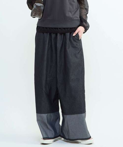 CONVERSE TOKYO(コンバーストウキョウ)の「ワイドデニムパンツ / ウエストゴム / イージーパンツ / ウォッシュ加工 / LIGHT DENIM WIDE PANTS(デニムパンツ・レディース・ブラック/インディゴブルー・FREE)」の2枚目の写真