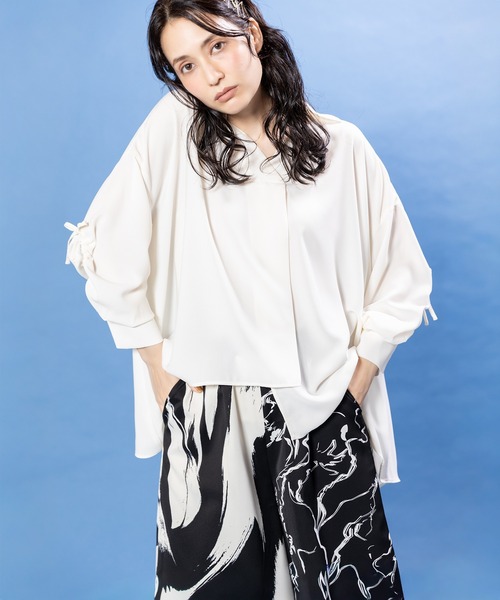 OSMOSIS（オズモーシス）の「イレギュラーヘムブラウス（シャツ/ブラウス・レディース・アイボリー/ブラック/ブラウン・ONE SIZE）」の7枚目の写真