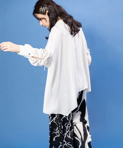 OSMOSIS（オズモーシス）の「イレギュラーヘムブラウス（シャツ/ブラウス・レディース・アイボリー/ブラック/ブラウン・ONE SIZE）」の10枚目の写真