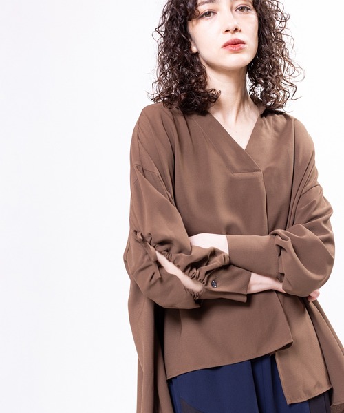 OSMOSIS（オズモーシス）の「イレギュラーヘムブラウス（シャツ/ブラウス・レディース・アイボリー/ブラック/ブラウン・ONE SIZE）」の15枚目の写真