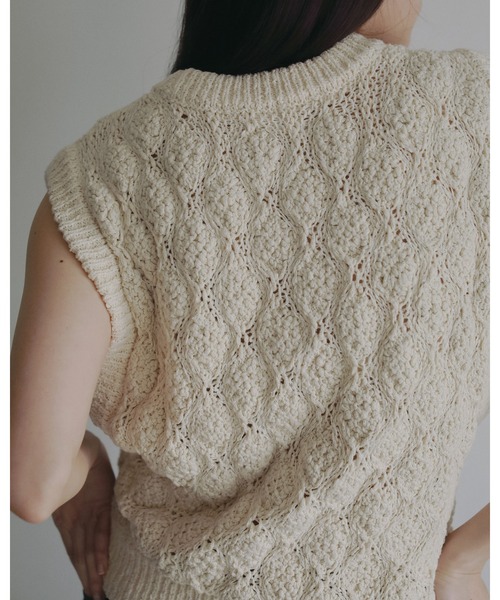 anuke（アンヌーク）の「Slub Pattern Vest（ニット/セーター・レディース・アイボリー/ネイビー・FREE）」の6枚目の写真