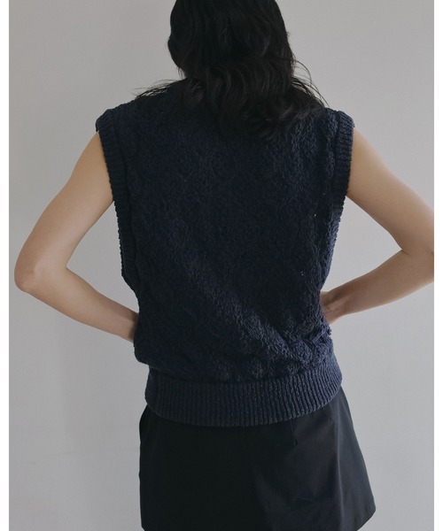 anuke（アンヌーク）の「Slub Pattern Vest（ニット/セーター・レディース・アイボリー/ネイビー・FREE）」の9枚目の写真