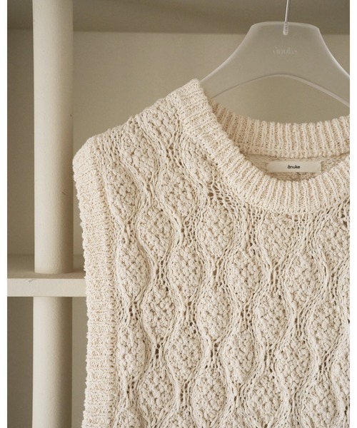 anuke（アンヌーク）の「Slub Pattern Vest（ニット/セーター・レディース・アイボリー/ネイビー・FREE）」の11枚目の写真