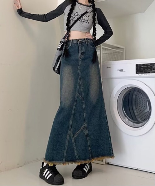 &soiree(アンドソワレ)の「アシンメトリー切り替えフリンジスカート(デニムスカート・レディース・ブルー・X-LARGE/LARGE/MEDIUM/SMALL)」の2枚目の写真
