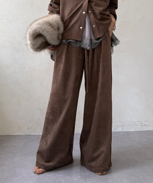DouDou(ドゥドゥ)の「【セットアップ可能】スエードタックパンツ(その他パンツ・レディース・チャコールグレー/ブラウン/グレイッシュベージュ・36/38/FREE/TM)」の11枚目の写真