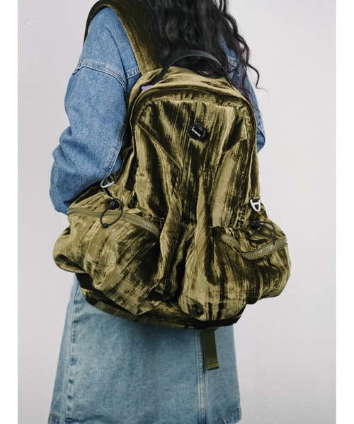 OFFWINTER（オフウィンター）の「【OFFWINTER】ヴィンテージライク ロケットバックパック / リュック 大容量 / PC収納可 16インチ（スペースシリーズ）（バックパック/リュック・メンズ・ゴールド/バーガンディー/オリーブ/グリーン/ブラック・LARGE）」の4枚目の写真