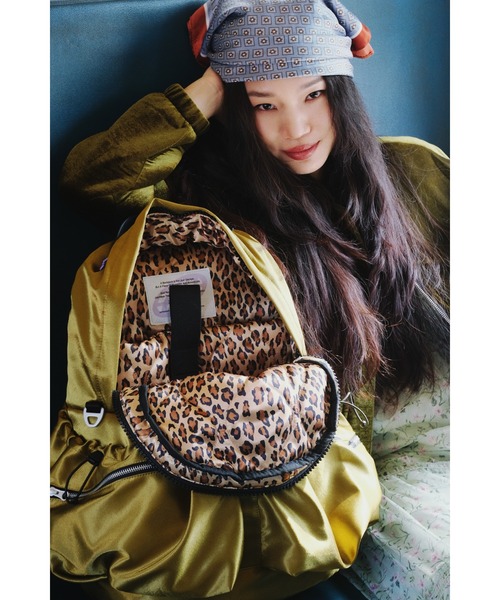 OFFWINTER（オフウィンター）の「【OFFWINTER】ヴィンテージライク ロケットバックパック / リュック 大容量 / PC収納可 16インチ（スペースシリーズ）（バックパック/リュック・メンズ・ゴールド/バーガンディー/オリーブ/グリーン/ブラック・LARGE）」の8枚目の写真