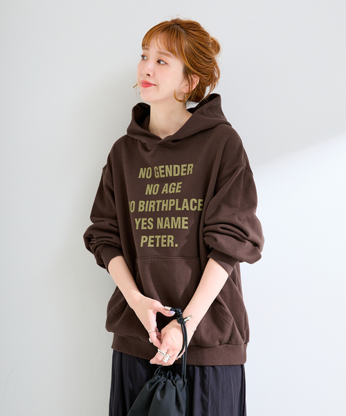 B.C STOCK(ベーセーストック)の「【WEB限定】ウォッシャブル / MY NAME IS PETER / SLOGAN HOODIE(パーカー・レディース・ブラウン/レッド・FREE)」の8枚目の写真