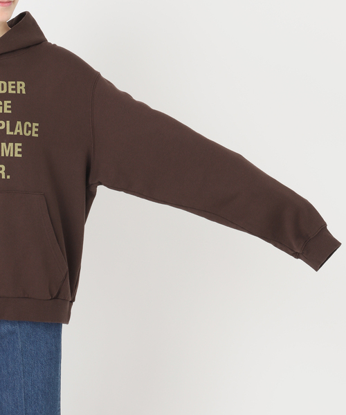 B.C STOCK(ベーセーストック)の「【WEB限定】ウォッシャブル / MY NAME IS PETER / SLOGAN HOODIE(パーカー・レディース・ブラウン/レッド・FREE)」の21枚目の写真