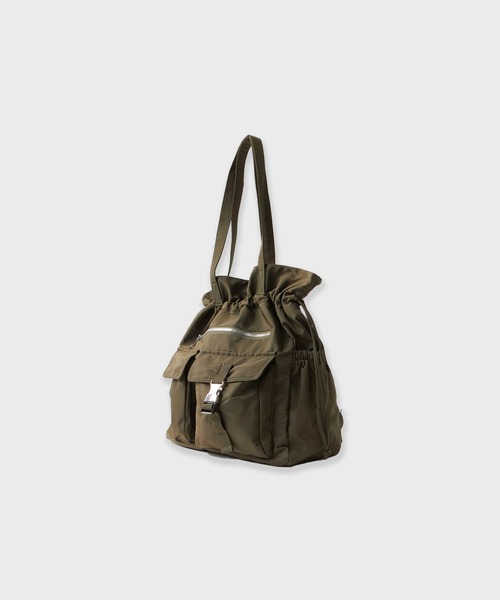 UNSTOA(アンストア)の「Water-Repellent 2-Way Drawstring Multi-Pocket Bag 秋服 冬服(バックパック/リュック・メンズ・ブラック/カーキ・FREE)」の4枚目の写真