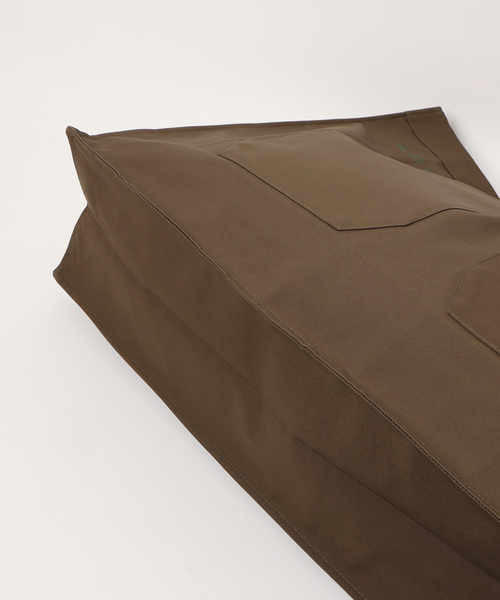 A.P.C.（アーペーセー）の「SAC DOUBLE POCHES（ショルダーバッグ・メンズ・カーキ・ONESIZE）」の3枚目の写真