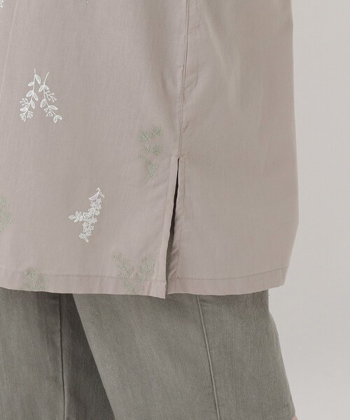 one'sterrace(ワンズテラス)の「花柄刺繍 5分袖前開きワンピース(ワンピース・レディース・ベージュ系8/ブラック系8・02)」の9枚目の写真