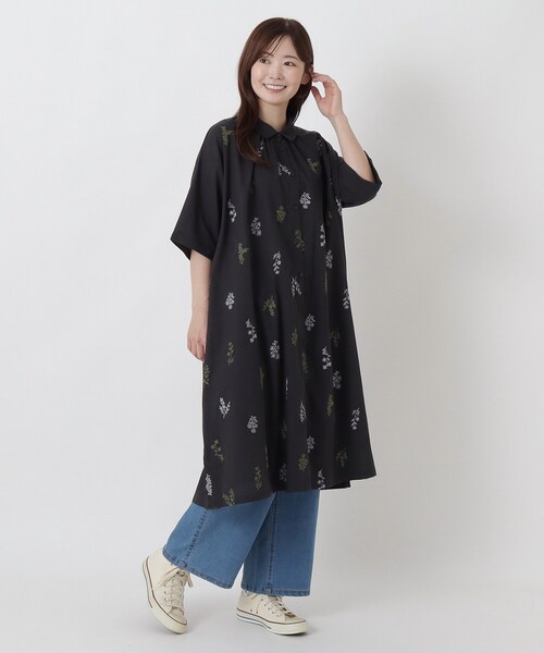 one'sterrace(ワンズテラス)の「花柄刺繍 5分袖前開きワンピース(ワンピース・レディース・ベージュ系8/ブラック系8・02)」の12枚目の写真