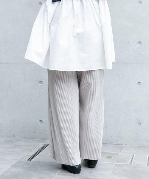 ITEMS URBANRESEARCH（アイテムズ アーバンリサーチ）の「プリーツシャーリングパンツ（その他パンツ・レディース・グレー系その他/ライトブラウン/ブラック・FREE）」の6枚目の写真