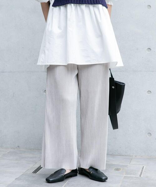 ITEMS URBANRESEARCH（アイテムズ アーバンリサーチ）の「プリーツシャーリングパンツ（その他パンツ・レディース・グレー系その他/ライトブラウン/ブラック・FREE）」の8枚目の写真