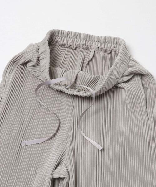 ITEMS URBANRESEARCH（アイテムズ アーバンリサーチ）の「プリーツシャーリングパンツ（その他パンツ・レディース・グレー系その他/ライトブラウン/ブラック・FREE）」の12枚目の写真
