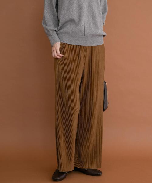 ITEMS URBANRESEARCH（アイテムズ アーバンリサーチ）の「プリーツシャーリングパンツ（その他パンツ・レディース・グレー系その他/ライトブラウン/ブラック・FREE）」の17枚目の写真