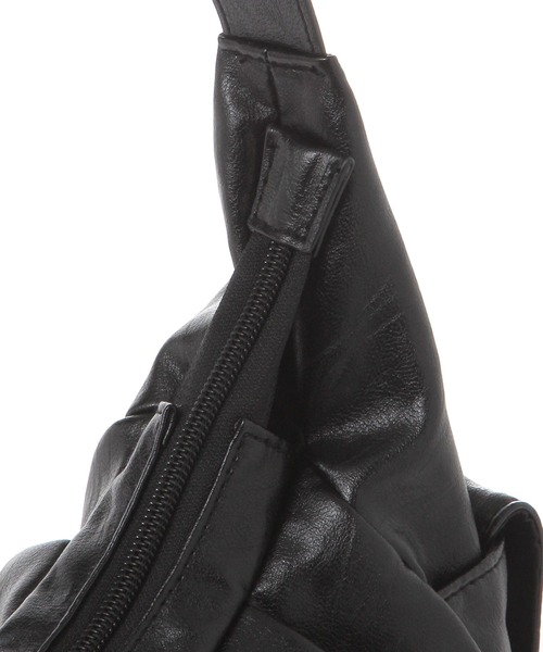 LAKOLE(ラコレ)の「ギャザーポケットショルダーBAG / 1084889(ショルダーバッグ・レディース・ブラック/ダークブラウン/ベージュ・FREE)」の9枚目の写真