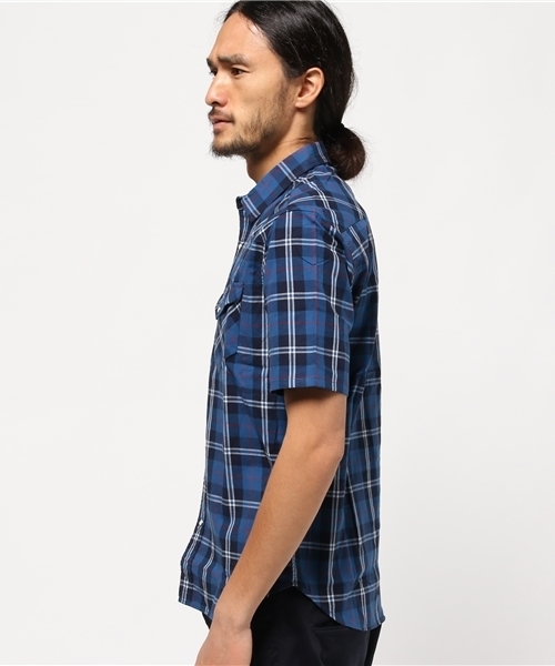 ESSENTIAL GARMENT MEN'S BIGI（エッセンシャルガーメントメンズビギ）の「インディゴチェックシャツ/半袖（シャツ/ブラウス・メンズ・レッド/ブルー・SMALL/LARGE/MEDIUM）」の3枚目の写真