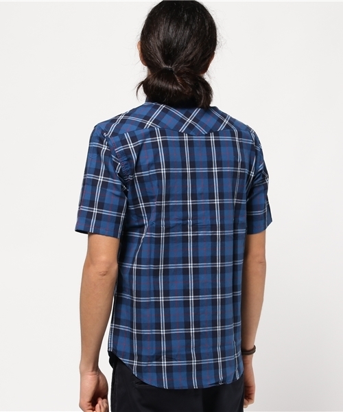 ESSENTIAL GARMENT MEN'S BIGI（エッセンシャルガーメントメンズビギ）の「インディゴチェックシャツ/半袖（シャツ/ブラウス・メンズ・レッド/ブルー・SMALL/LARGE/MEDIUM）」の4枚目の写真