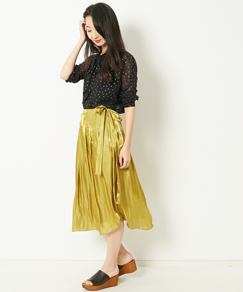 AMERICAN RAG CIE（アメリカンラグシー）の「AMERICAN RAG CIE　ブライトサテンタックギャザースカート（スカート・レディース・イエロー/ピンク・FREE）」の3枚目の写真